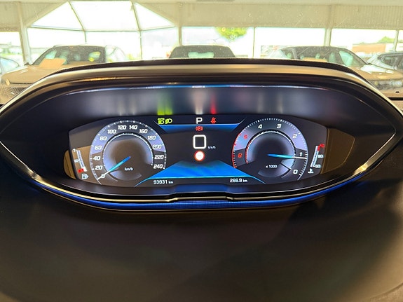 Peugeot 3008 12 of 16