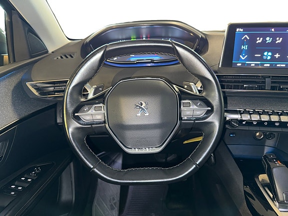 Peugeot 3008 11 of 16
