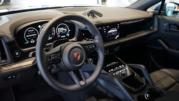 Porsche Cayenne Coupe 7 of 7