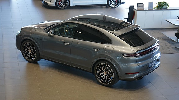 Porsche Cayenne Coupe 4 of 5