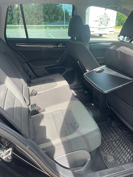 Volkswagen Golf Sportsvan 4 of 5
