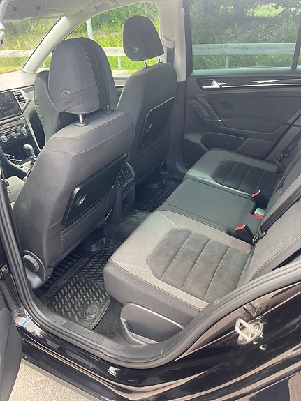 Volkswagen Golf Sportsvan 8 of 8