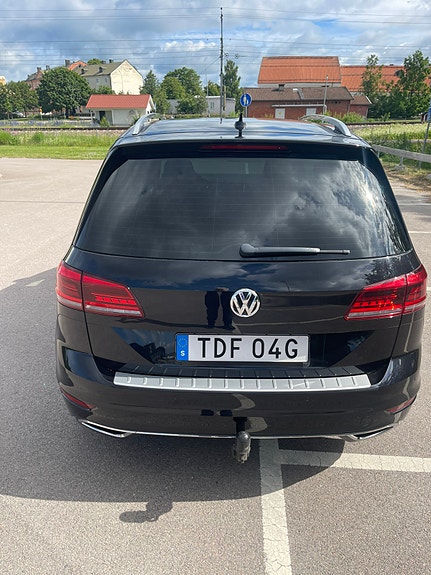 Volkswagen Golf Sportsvan 3 of 5