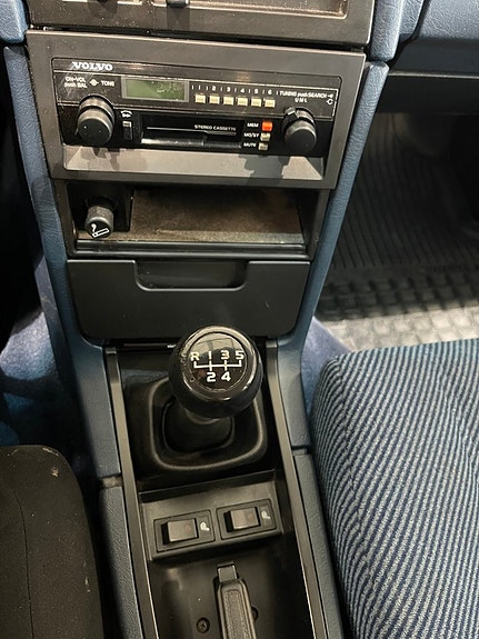 Volvo 740 13 of 18