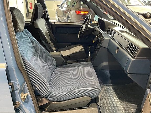 Volvo 740 17 of 18