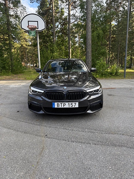 BMW 520d 3 of 5