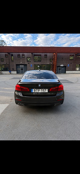 BMW 520d 2 of 5
