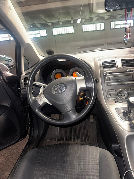 Toyota Auris 5 of 5