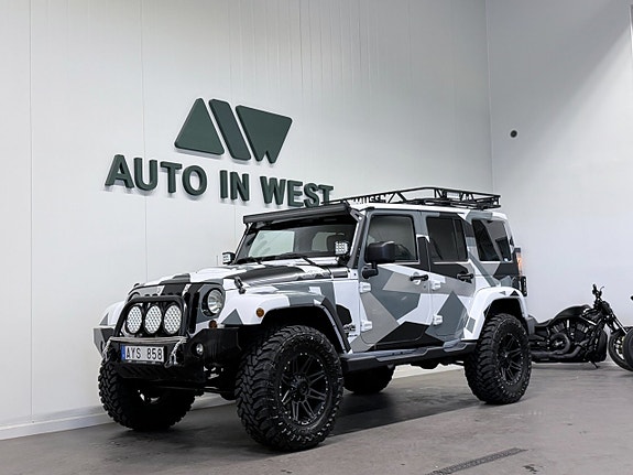 Jeep Wrangler Unlimited 2 of 5