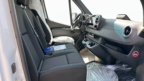 Mercedes-Benz Sprinter 412 3 of 12
