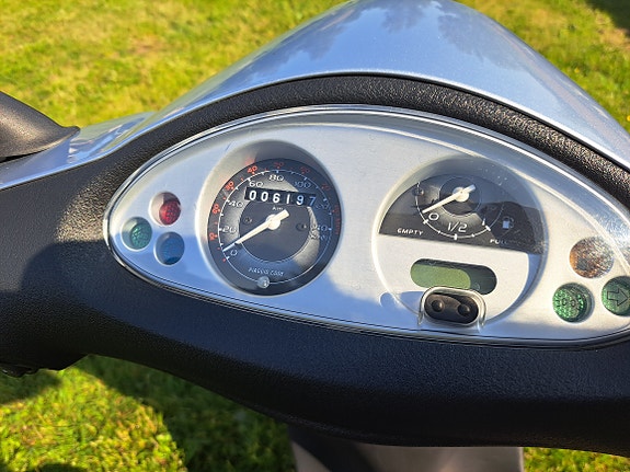 Piaggio Fly 125 3 of 3