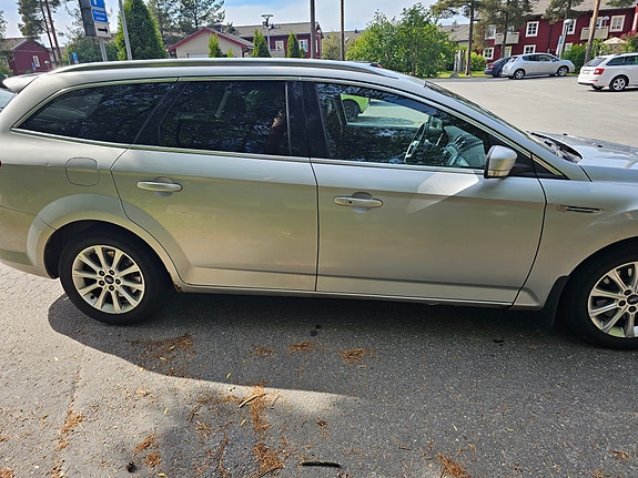 Ford Mondeo 4 of 5