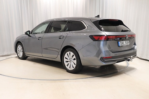 Volkswagen Passat 6 of 12