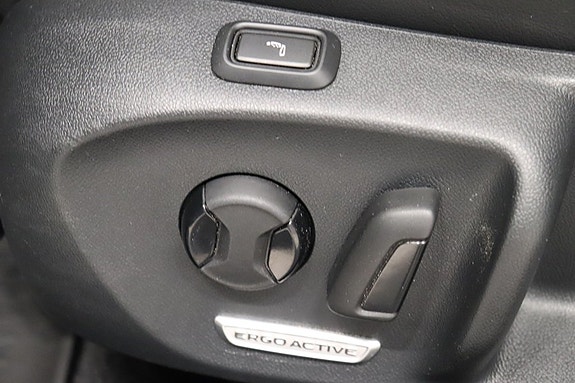 Volkswagen Passat 10 of 12