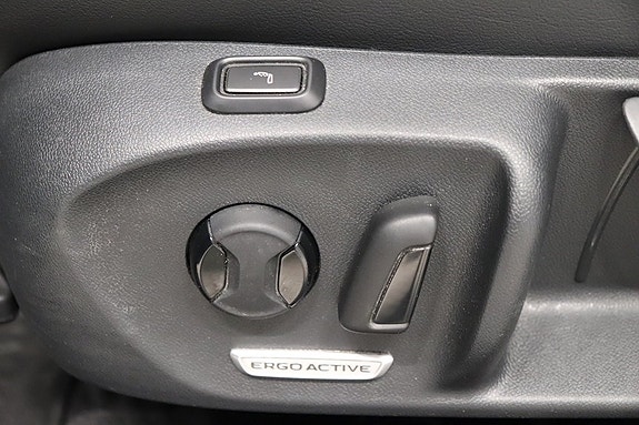 Volkswagen Passat 10 of 12