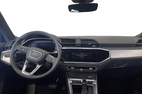 Audi Q3 8 of 11