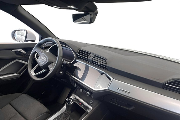 Audi Q3 9 of 11