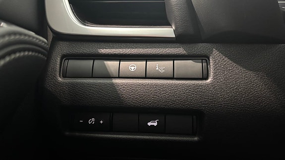 Nissan X-Trail 18 of 27