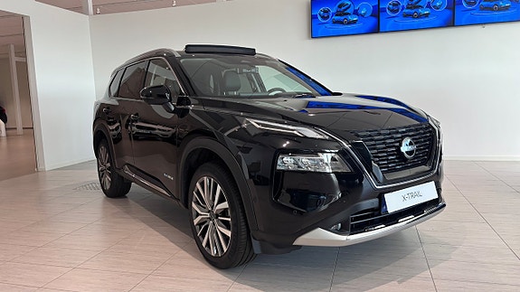 Nissan X-Trail 2 of 5