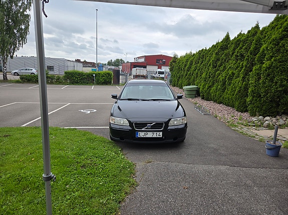 Volvo S60 3 of 5