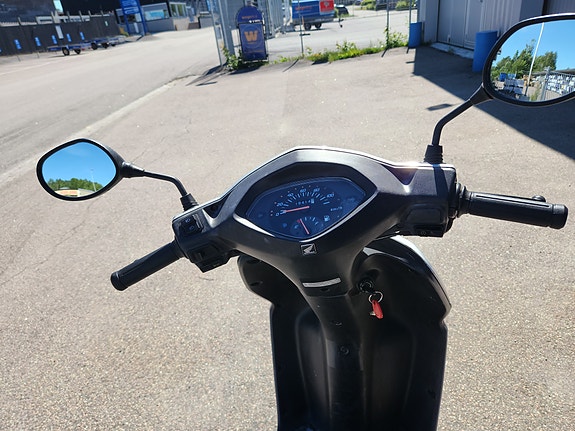 Honda SCV100 5 of 5