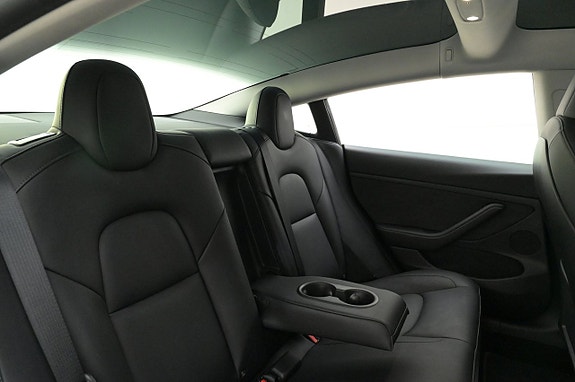 Tesla Model 3 21 of 27
