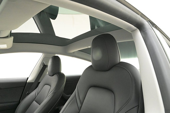 Tesla Model 3 20 of 27