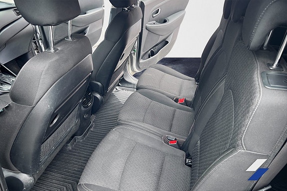 Kia Carens 5 of 5