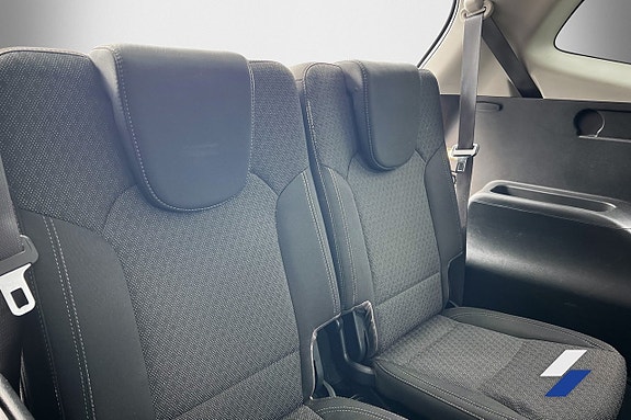 Kia Carens 8 of 10