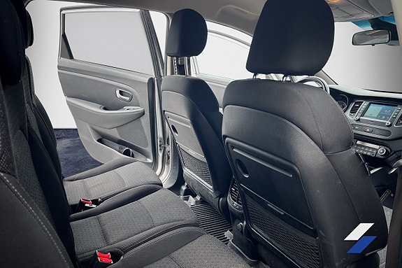Kia Carens 7 of 10