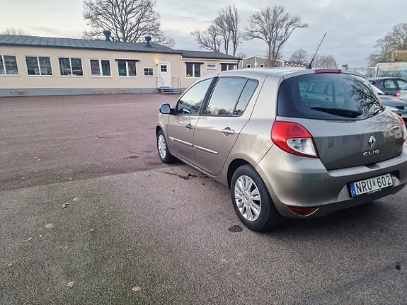 Renault Clio 6 of 17