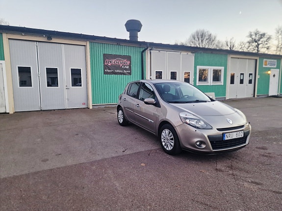 Renault Clio 2 of 5