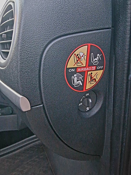 Renault Clio 14 of 17