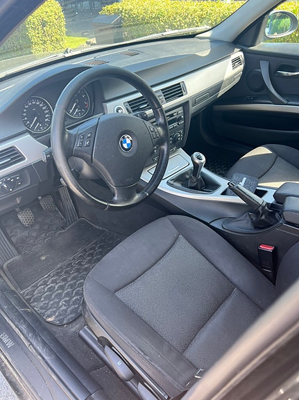 BMW 325i 6 of 10