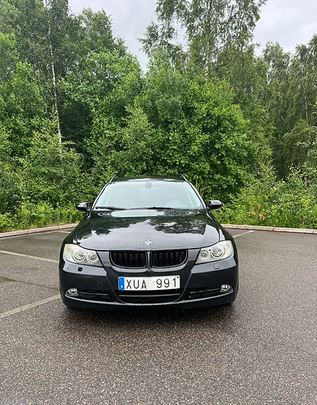 BMW 325i 3 of 10