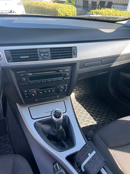 BMW 325i 7 of 10