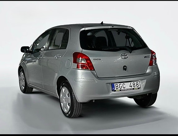 Toyota Yaris 4 of 4