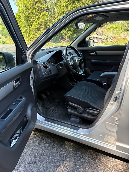 Suzuki Swift 6 of 9
