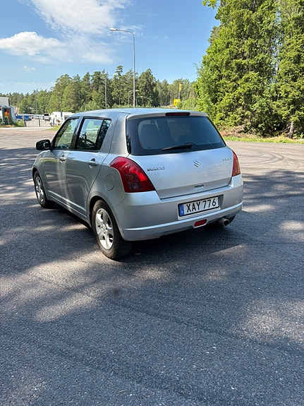 Suzuki Swift 4 of 5