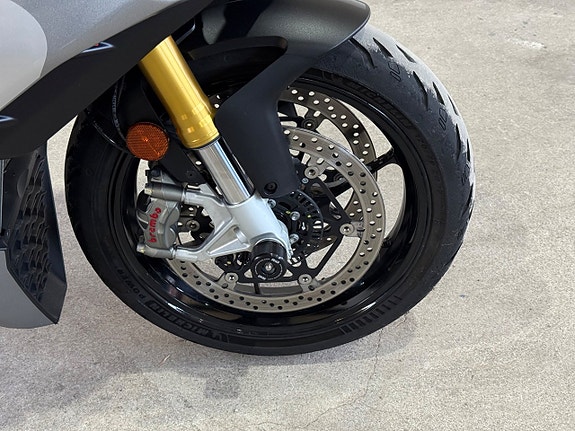 Aprilia Tuono V4 RR Akrapovic 0kr instas räntekampanj 3,45 13 of 13