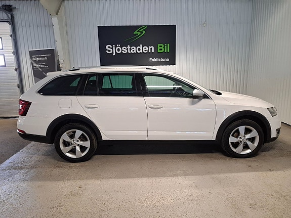 Skoda Octavia Scout 6 of 14