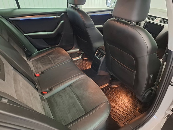 Skoda Octavia Scout 12 of 14