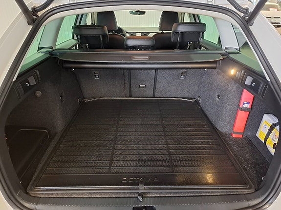 Skoda Octavia Scout 9 of 14