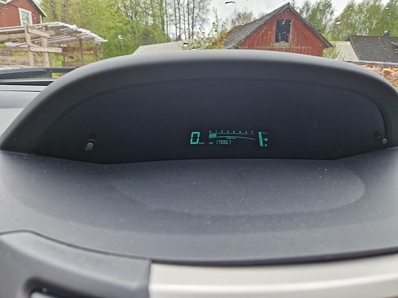 Toyota Yaris 9 of 9