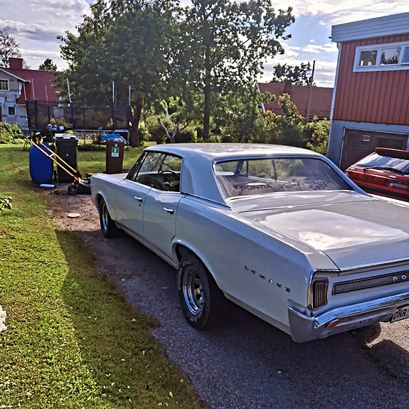 Pontiac LeMans 3 of 5