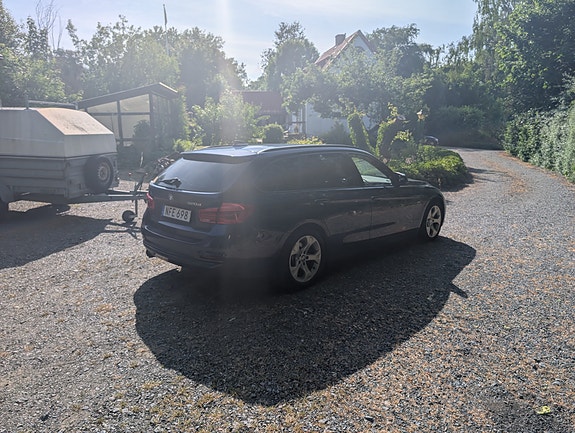 BMW 320d 3 of 5