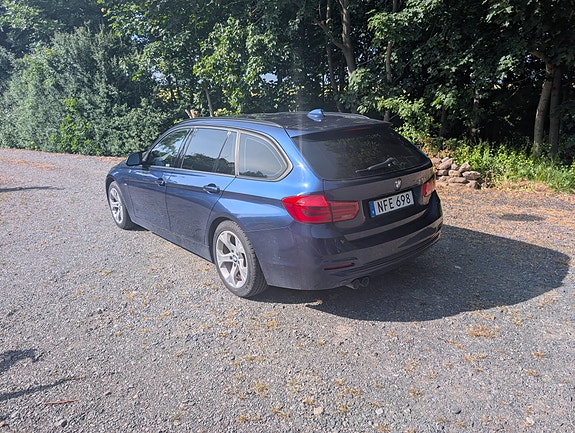 BMW 320d 4 of 5