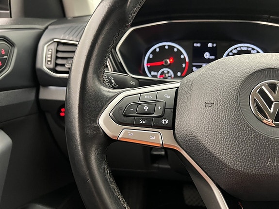 Volkswagen T-Cross 18 of 30