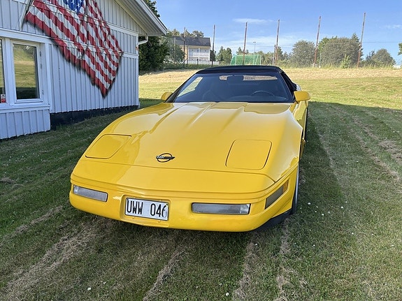 Chevrolet Corvette 9 of 17