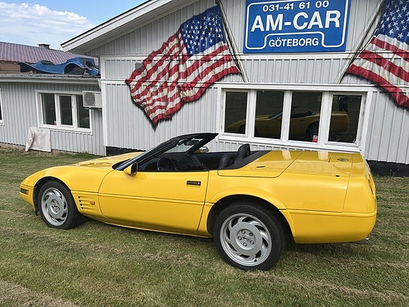 Chevrolet Corvette 8 of 17